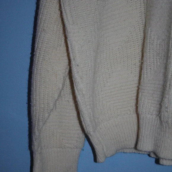 Cuddle Knit Made in the USA V-Neck Sweater Women's Small Modest Vintage - Picture 7 of 14